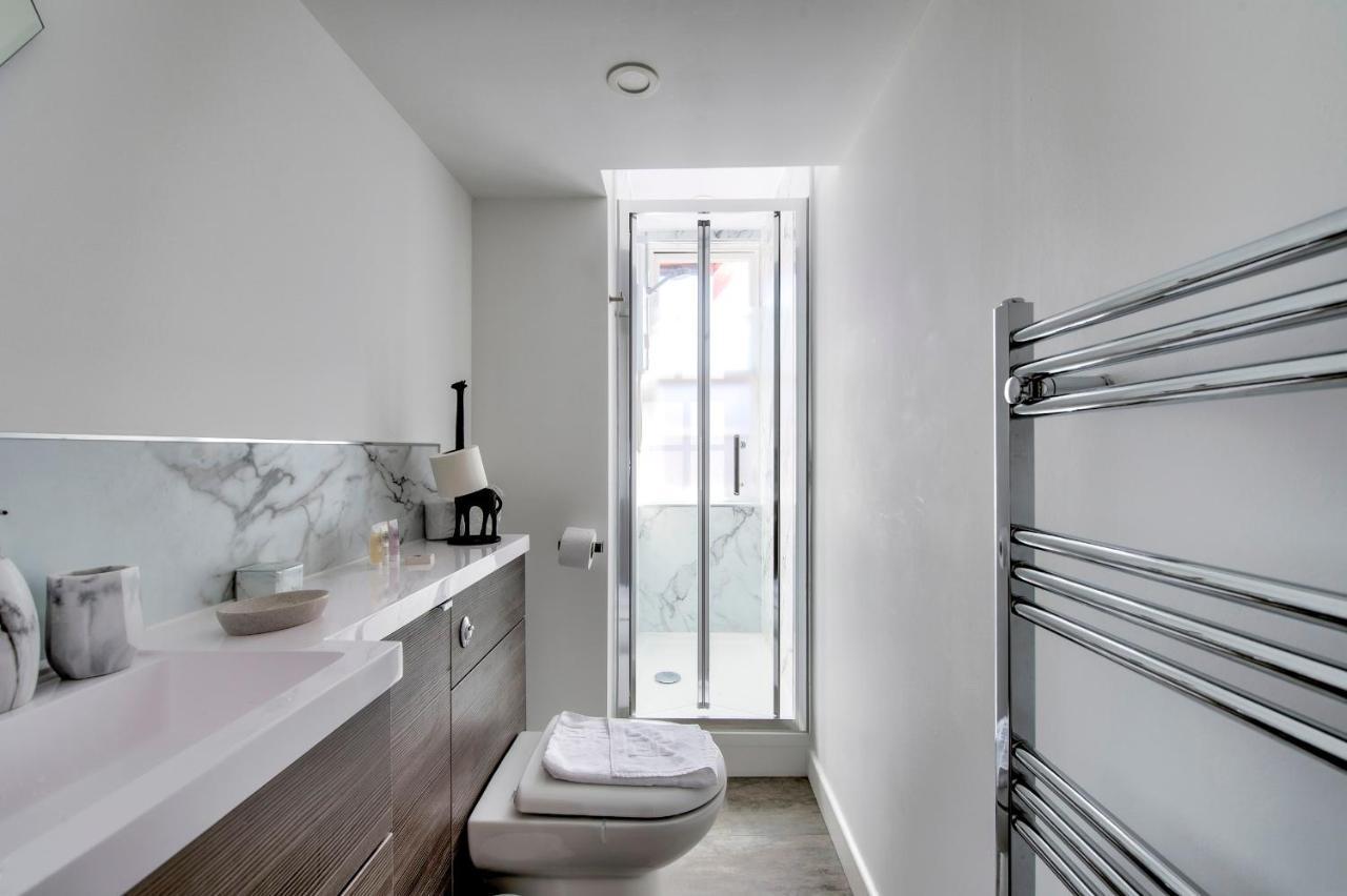 Ferienwohnung Pass The Keys Modern 3 Bed Flat On The Historic Royal Mile EDI Exterior foto