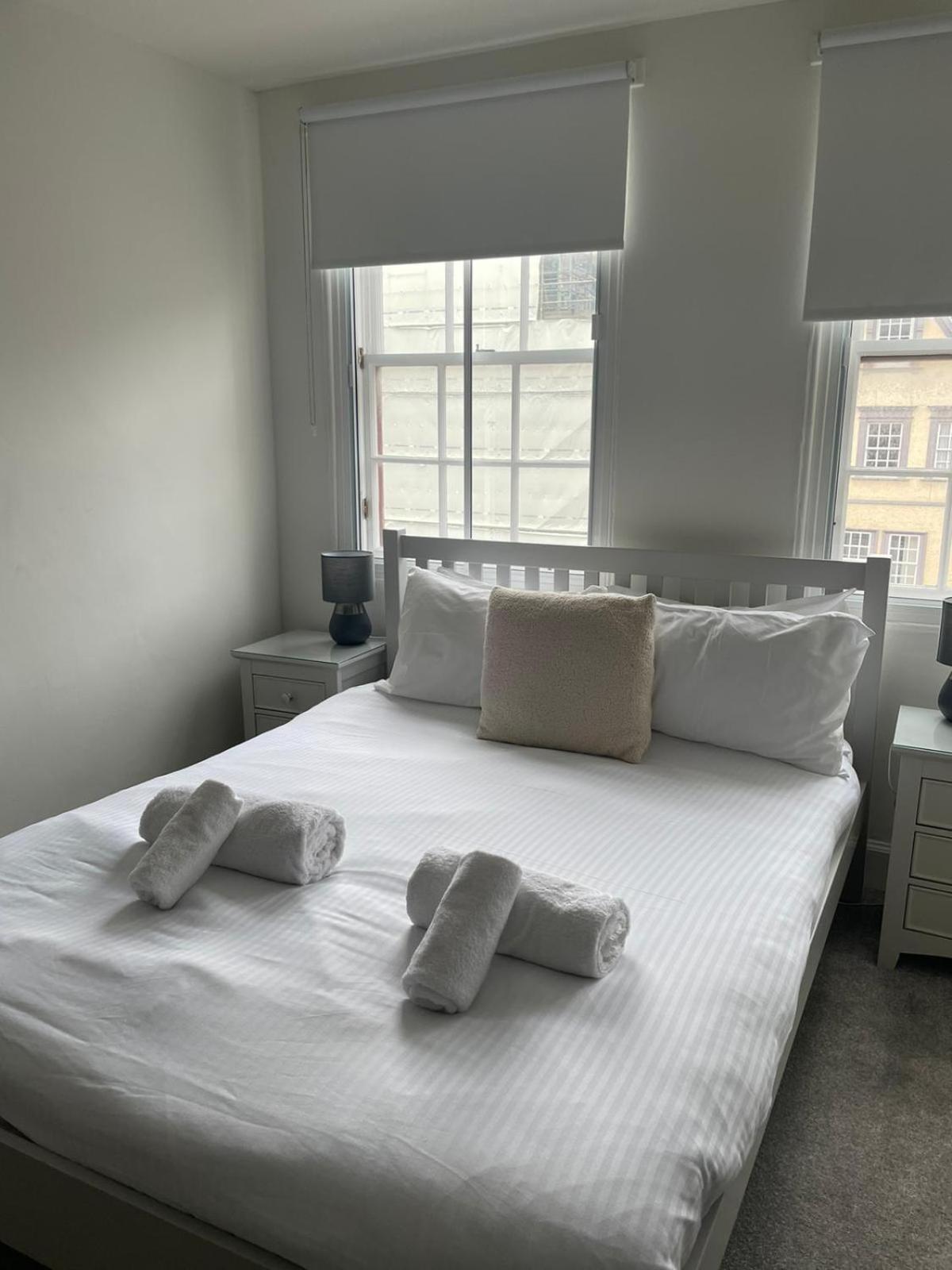 Ferienwohnung Pass The Keys Modern 3 Bed Flat On The Historic Royal Mile EDI Exterior foto